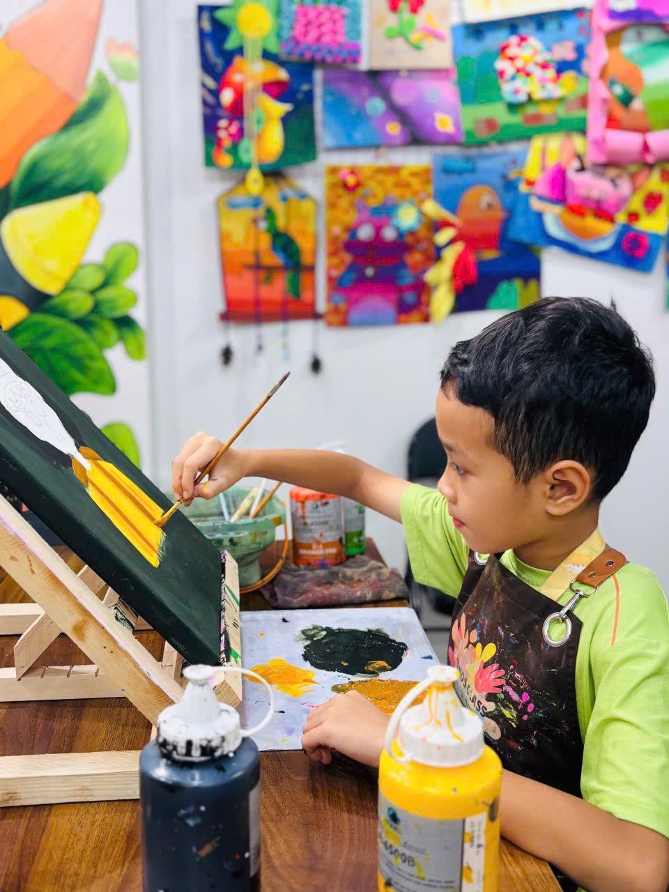 Buổi học Mỹ thuật tại Hands Class