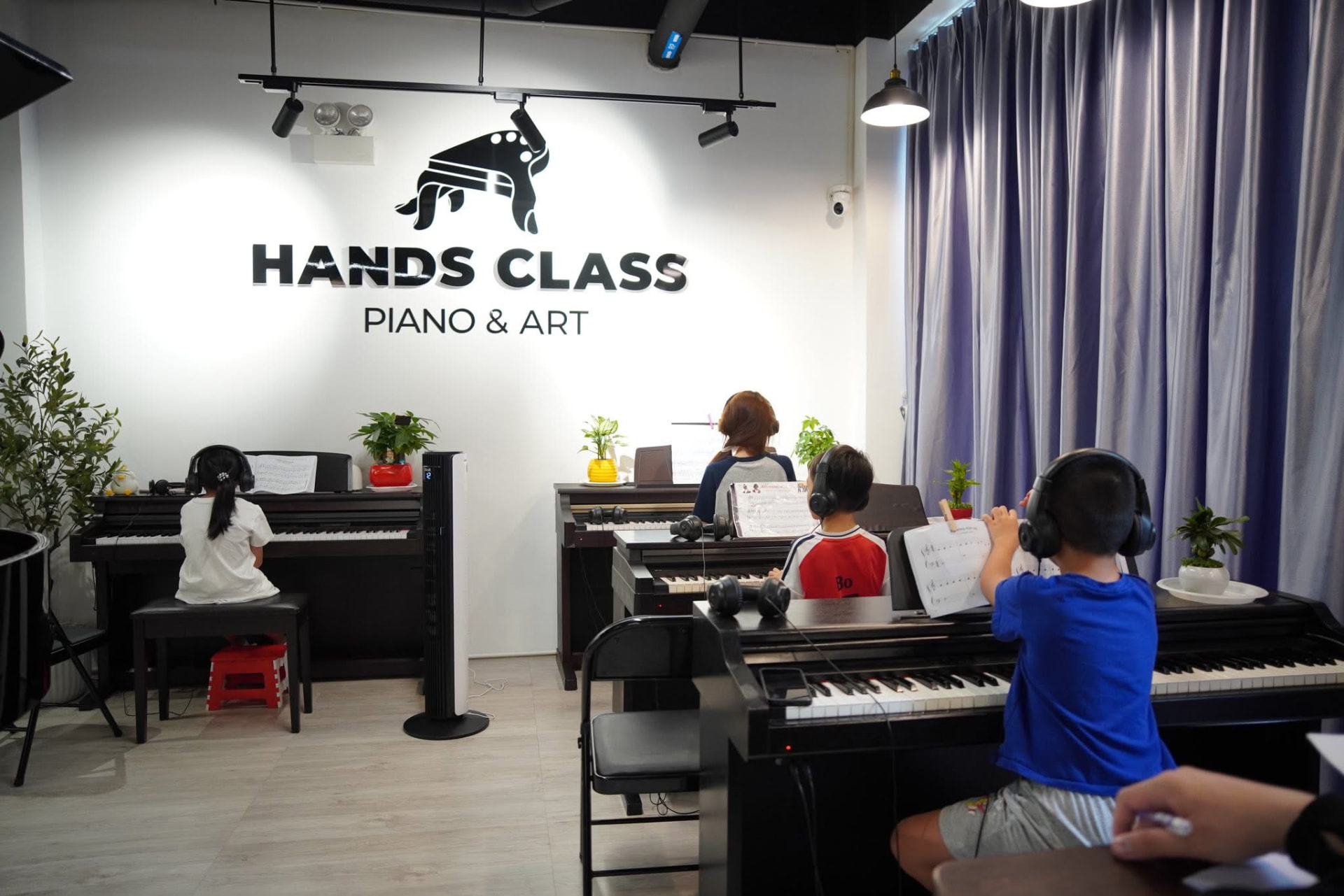Phòng học Piano tại Hands Class Akari City